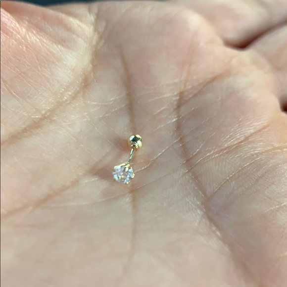 10K Yellow Gold Push Back Round cut Earrings - Picture 5 of 8